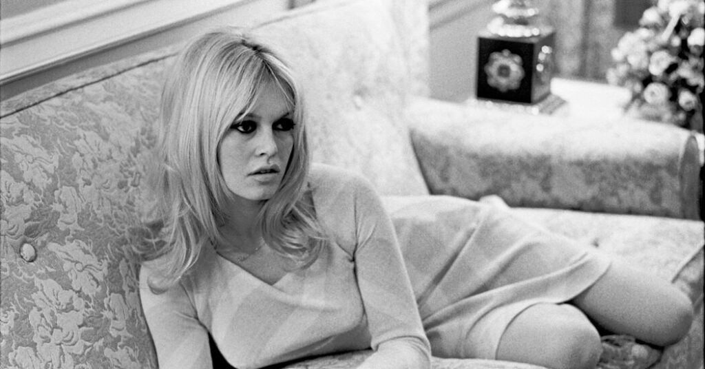 Brigitte Bardot, Movie Icon Who Renounced Stardom, Dies at 91