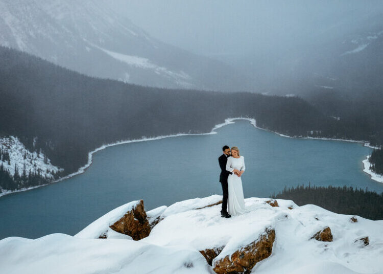She Needed Help Setting Up Appliances. Her Future Husband Knocked at the Door.