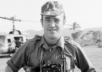 Peter Arnett, Pulitzer-Winning War Correspondent, Dies at 91