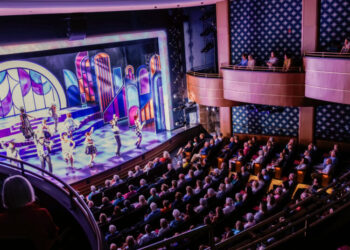 As Regional Theaters Struggle, Some Defy the Odds