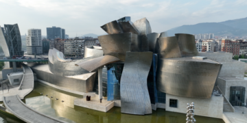 Frank O. Gehry, Titan of Architecture, Is Dead at 96