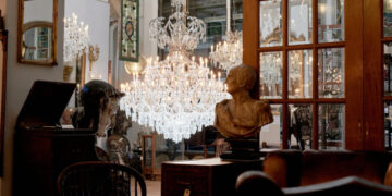 Where ‘Seinfeld,’ a $120,000 Chandelier and a Mysterious Church Converge