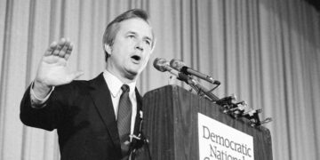 James B. Hunt Jr., N.C. Governor Who Kept State Blue, Dies at 88
