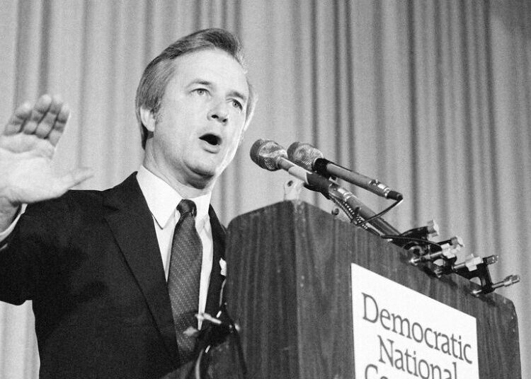 James B. Hunt Jr., N.C. Governor Who Kept State Blue, Dies at 88