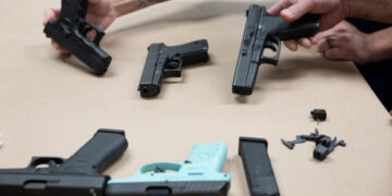 As U.S. Guns Pour Into Canada, the Bodies Pile Up