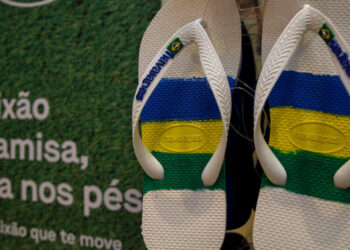 They Are Brazil’s Favorite Flip-Flops. Now, the Right Is Boycotting Them.