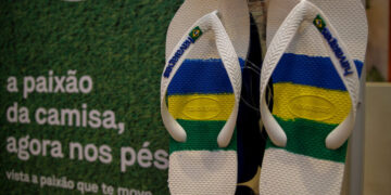 They Are Brazil’s Favorite Flip-Flops. Now, the Right Is Boycotting Them.