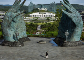 The Lure of a Rising Asian Metropolis? No Traffic.