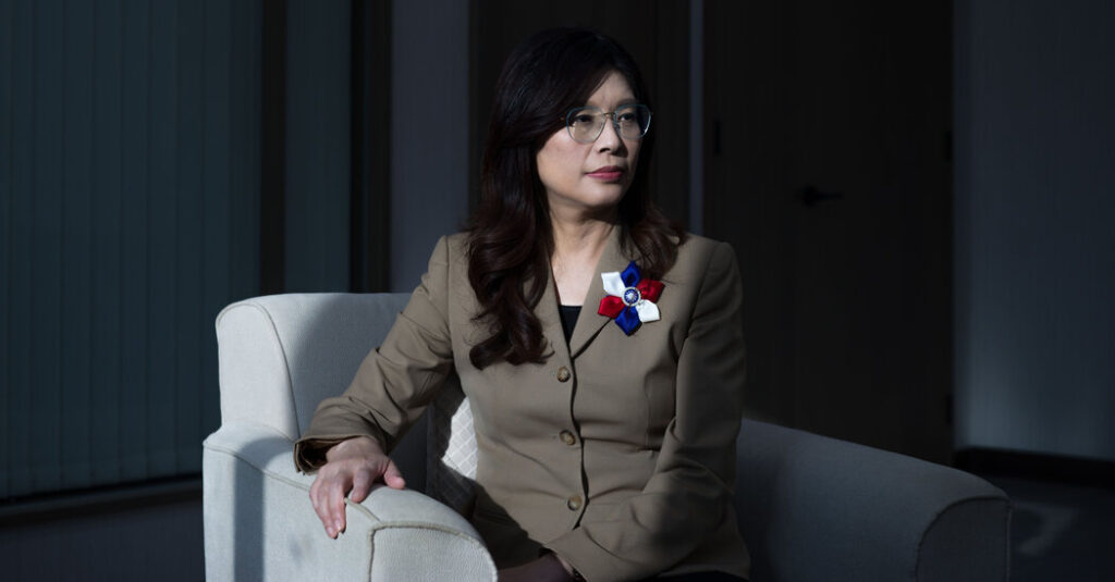 Taiwan’s Opposition Leader, Once for Independence, Turns Toward China