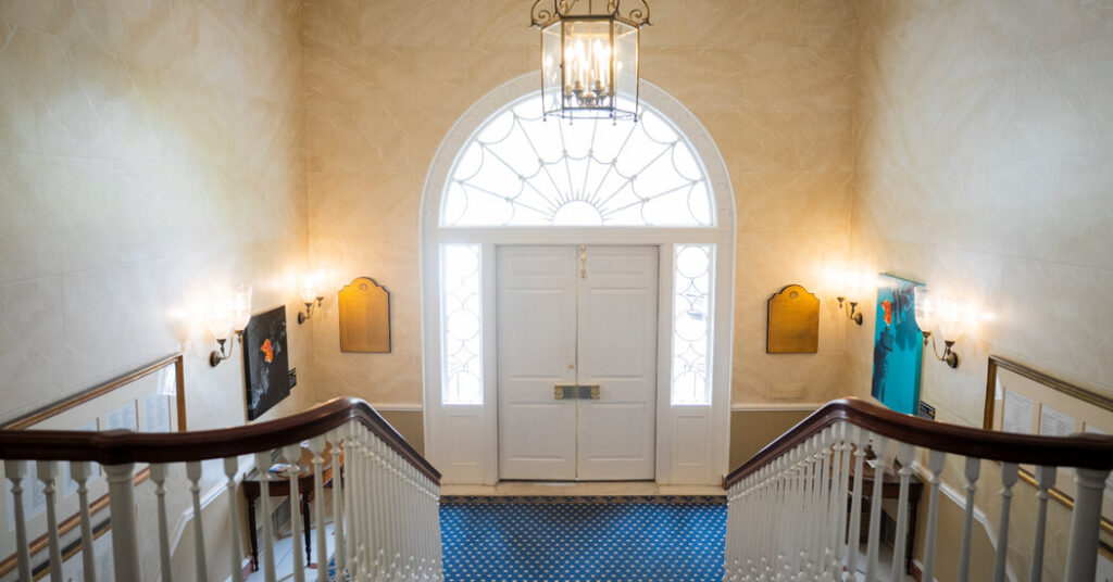 As Mamdani Leaves Queens for the Upper East Side, a Cool Welcome Awaits