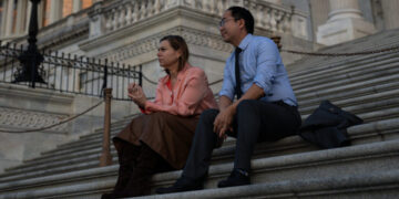 Can Democrats Reinvent Themselves as Washington Disrupters?