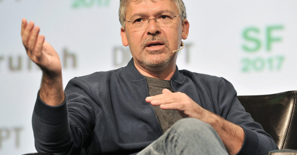 Apple’s A.I. Chief, Who Failed to Deliver a Smarter Siri, Is Retiring