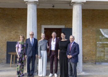 Two Galleries Form New Art Prize