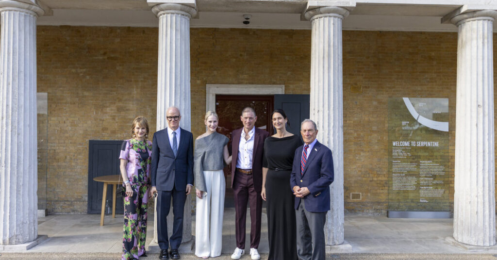 Two Galleries Form New Art Prize