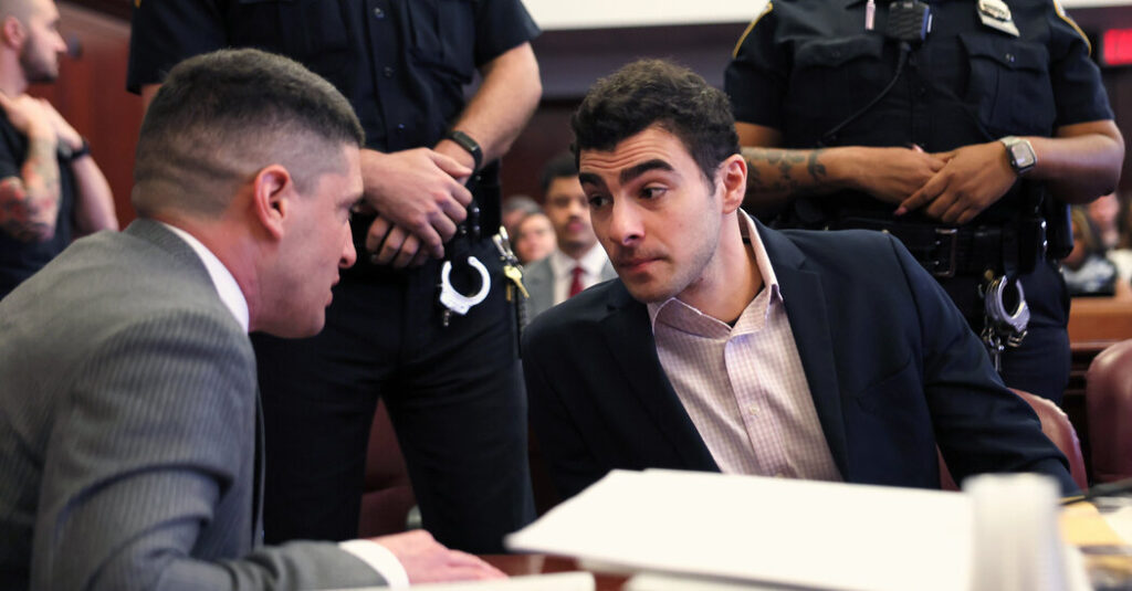 ‘I Knew It Was Him’: Officer Recalls Confronting Mangione at McDonald’s