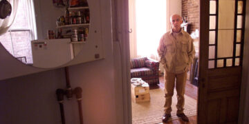 A Sidewalk Encounter Between 2 Longtime Neighbors Ends in a Death