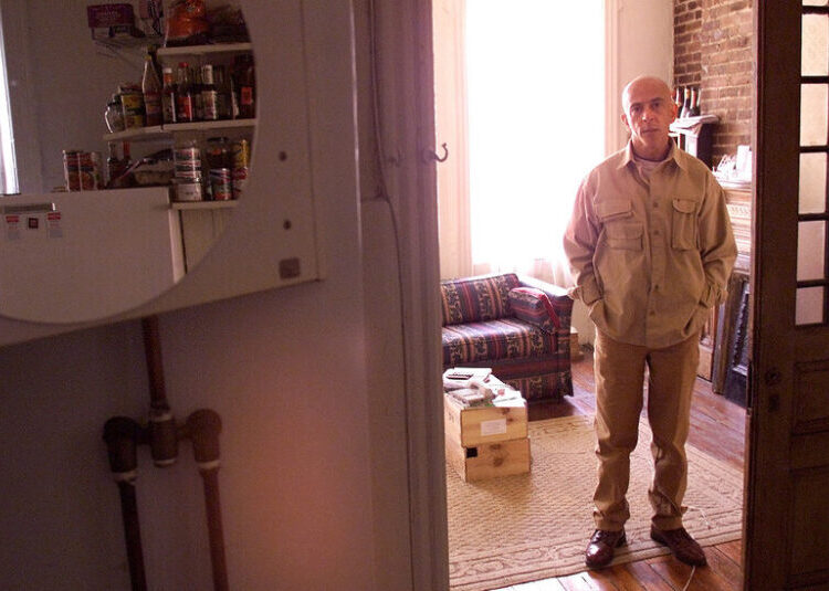 A Sidewalk Encounter Between 2 Longtime Neighbors Ends in a Death