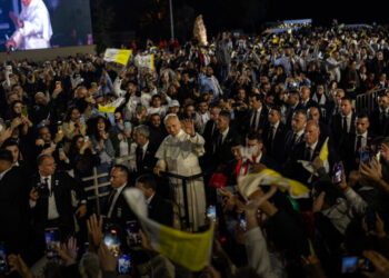 On First Trip Abroad, Pope Leo Echoed Francis’s Message, Not His Style