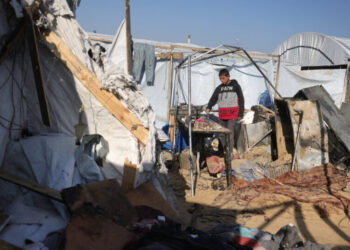 Deadly Attacks in Gaza Test Cease-Fire on Eve of New Phase