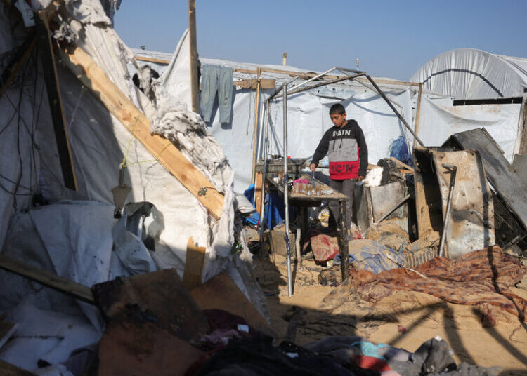 Deadly Attacks in Gaza Test Cease-Fire on Eve of New Phase