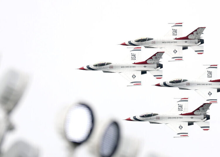 Air Force Pilot Ejects as Thunderbirds F-16 Crashes in California