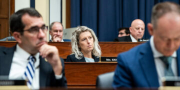 Bipartisan House Group Proposes Long-Shot Health Care Plan