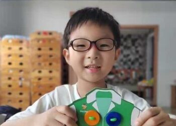 ICE Separates Boy, 6, From Father During Effort to Deport Them to China