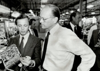 Donald E. Petersen, Who Rescued Ford Motor Co., Dies at 97