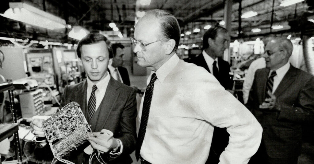 Donald E. Petersen, Who Rescued Ford Motor Co., Dies at 97