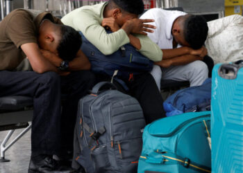 India’s Biggest Airline Falls Into Chaos, Canceling About 1,000 Flights