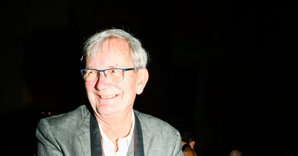 Martin Parr, Who Photographed Britain’s Unvarnished Quirks, Dies at 73