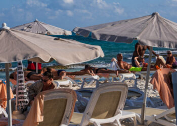 Why Russian Spies Are Using Mexico to Target the U.S.