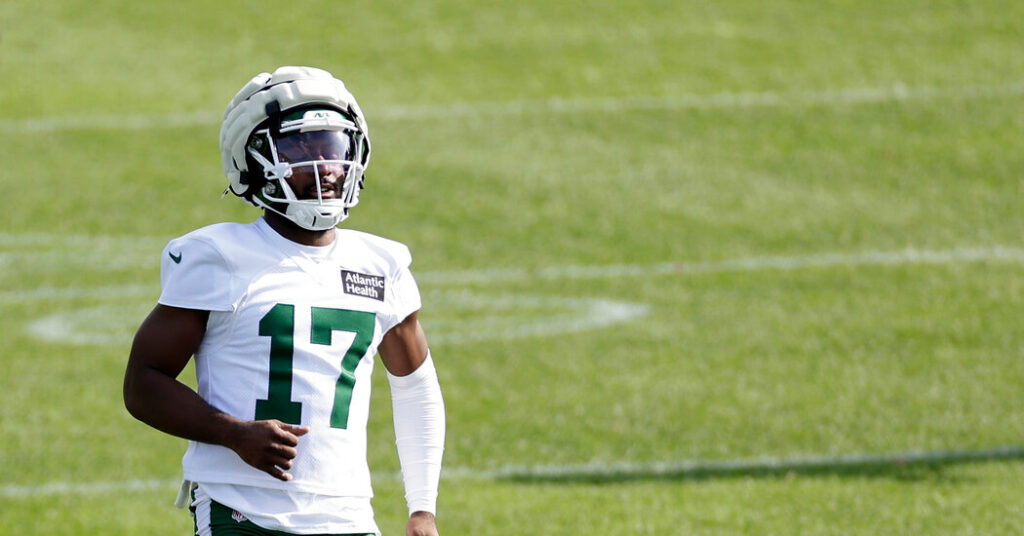 Man Charged With Attempted Murder in Shooting of Jets Player Kris Boyd