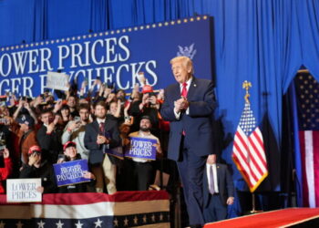 Trump Says Americans Are Doing Great, Even as Views on the Economy Sour