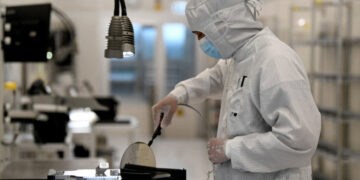 Chip Company Plotted to Send Technology to China, Ex-C.E.O. Says