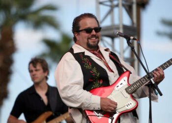 Raul Malo, Lush-Voiced Frontman of the Mavericks, Dies at 60