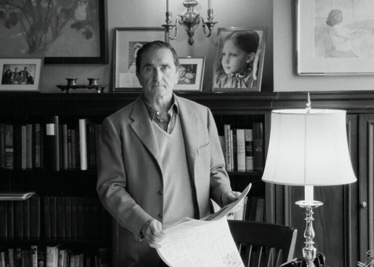 Arthur L. Carter, 93, Dies; Investment Banker Founded a Cheeky Newspaper