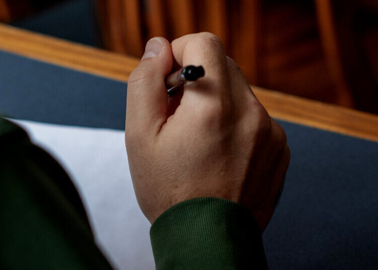 Should Colleges End Early Decision?