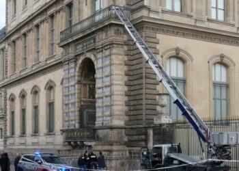 Louvre Heist Was Caught on Film, Officials Say, Rebutting Director’s Account