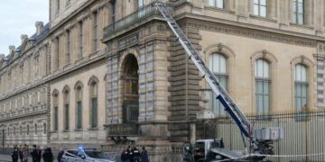 Louvre Heist Was Caught on Film, Officials Say, Rebutting Director’s Account