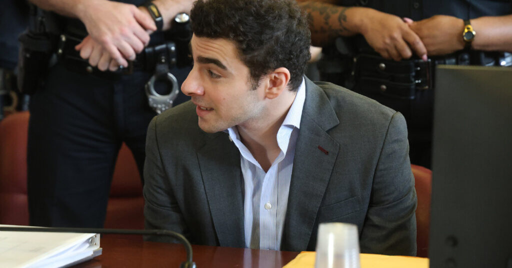 At the Center of the Latest Mangione Hearings: A Battle Over a Backpack