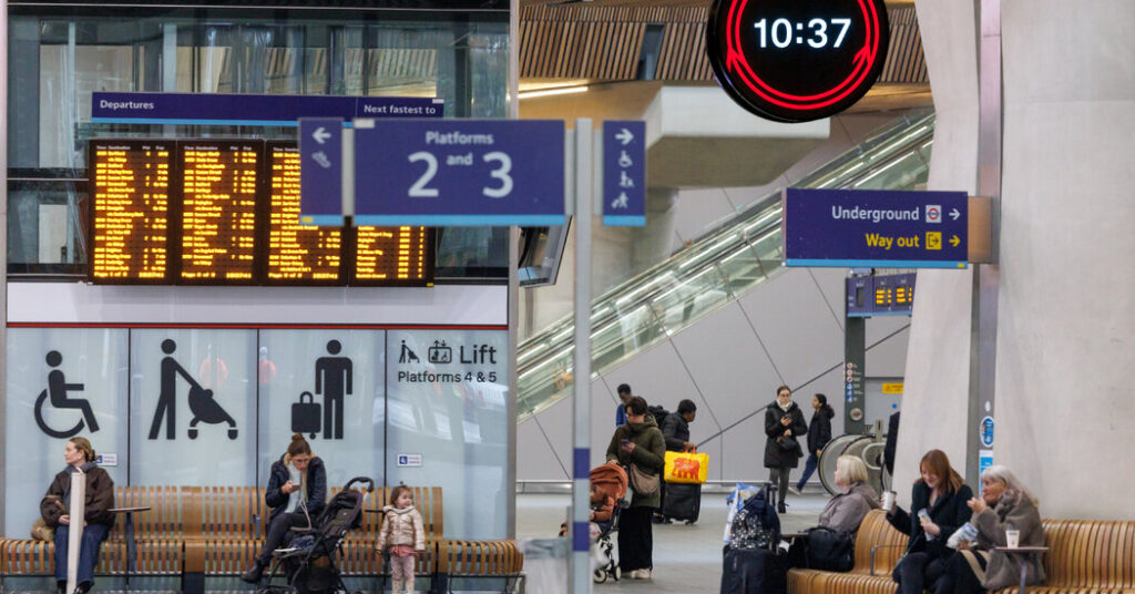 Britain Gets Its First New Rail Clock Design in a Half Century