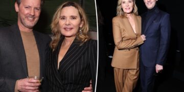 Kim Cattrall marries Russell Thomas in intimate London wedding