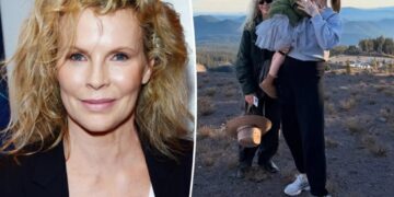 Rarely-seen Kim Basinger poses for three-generation photo with Ireland Baldwin and granddaughter