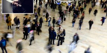 Man and teen boy stabbed in separate subway attacks in Midtown: cops