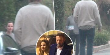 Jennifer Garner enjoys rare outing with boyfriend after awkward reunion with Ben Affleck, Jennifer Lopez