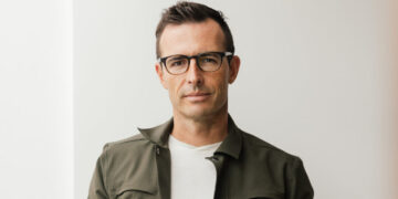 Lululemon C.E.O. to Step Down in January