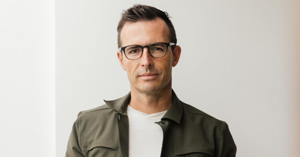 Lululemon C.E.O. to Step Down in January