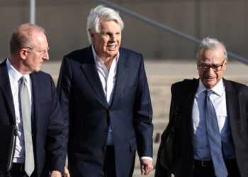 U.S. Says Ex-C.E.O. of Abercrombie Is Fit for Trial, Despite Diagnosis