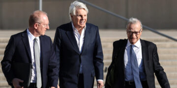 U.S. Says Ex-C.E.O. of Abercrombie Is Fit for Trial, Despite Diagnosis